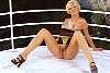 Mannequin Salope nue sans culotte