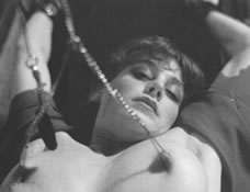 esclave seins pince